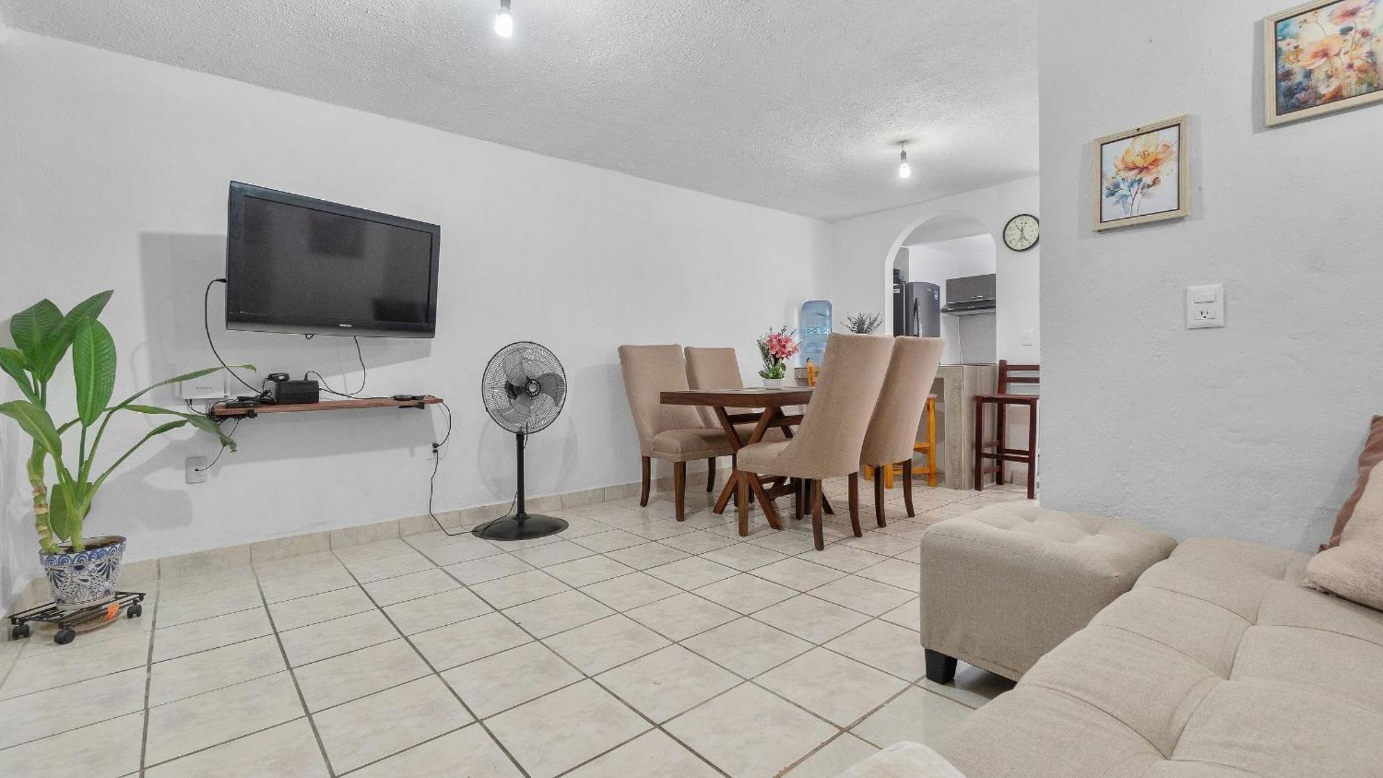 Сasa de vacaciones Casa Cozy, 2 Bedroom, 4 Bed, 2 Baths With Parking