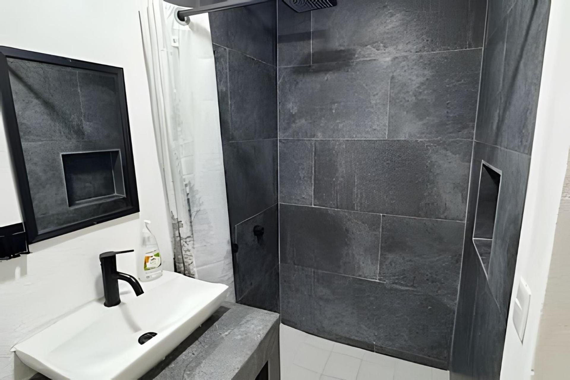 Casa Cozy, 2 Bedroom, 4 Bed, 2 Baths With Parking Holiday home *